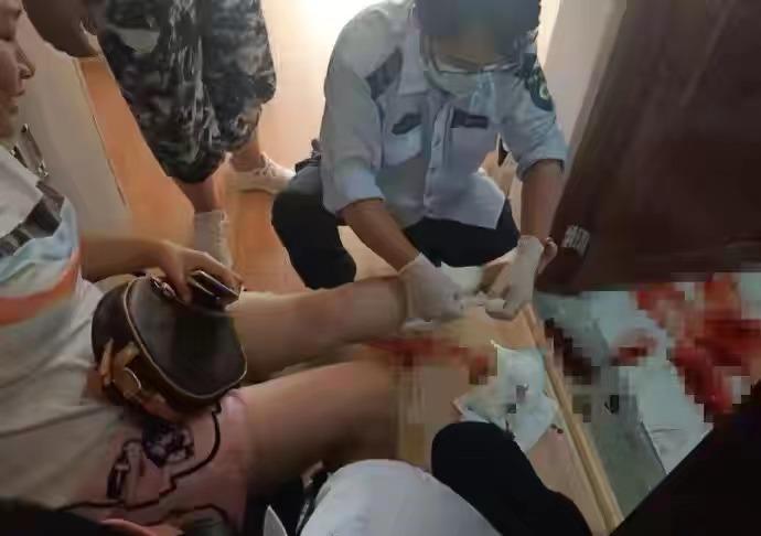 马桶爆炸女子被炸伤抽烟,马桶炸瓷开裂有人受伤