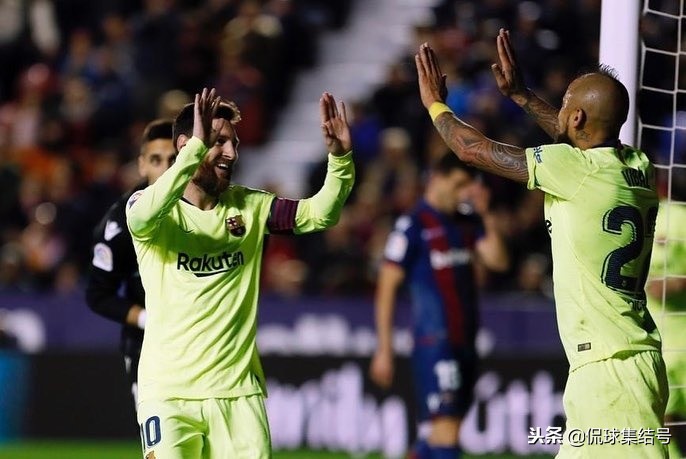 内马尔和梅西比赛贝利出现,内马尔贝利梅西