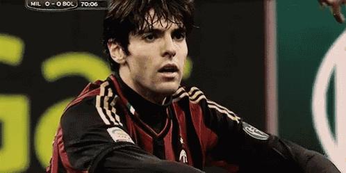 足坛卡卡颜值巅峰帅照,最帅球星卡卡