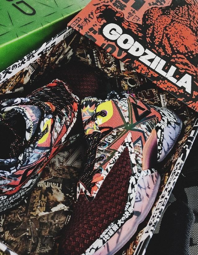 杜兰特哥斯拉球鞋,哥斯拉球鞋