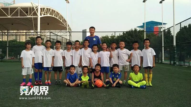 5岁男孩近视100度还能恢复吗,五岁男娃1000度近视