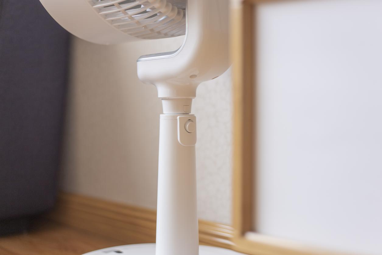 艾美特空调扇怎么用更凉快,空气循环扇让空调更凉快