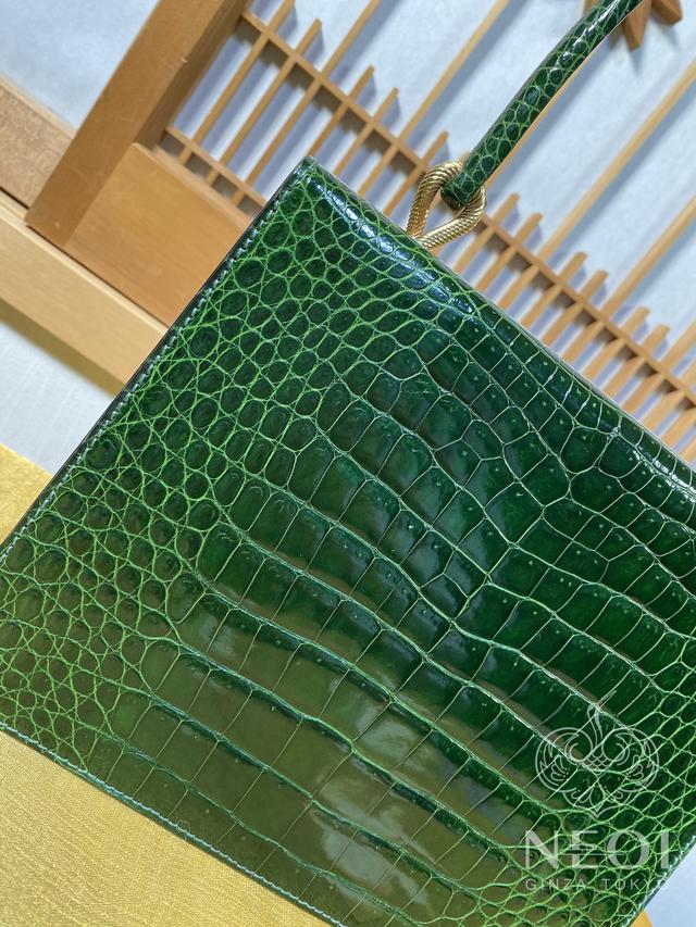 鳄鱼皮包包知识,鳄鱼怎么挑选