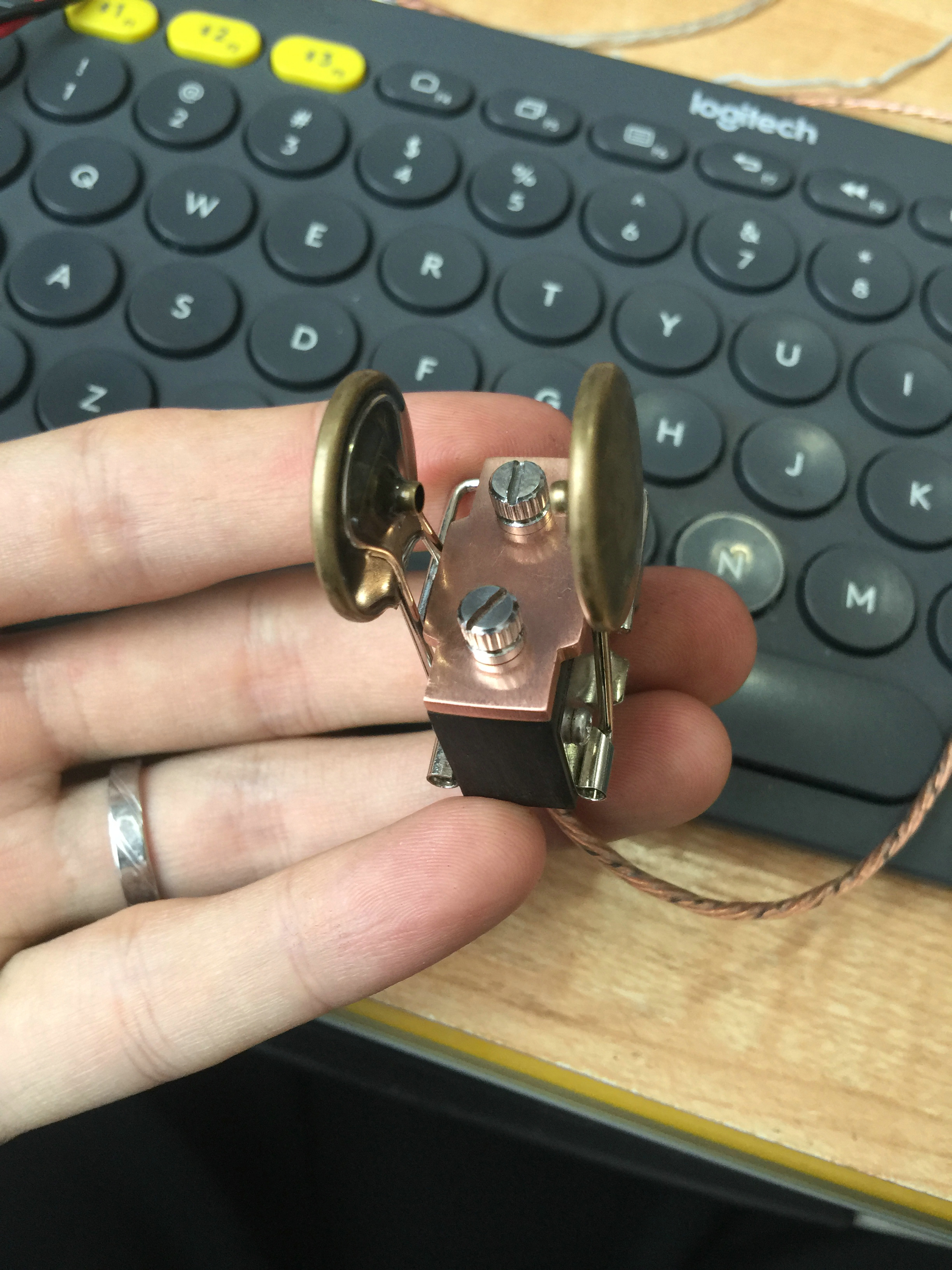 看这位爱好者DIY的夹子双桨自动键怎么样？