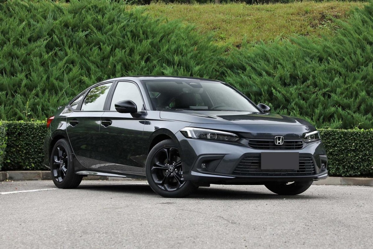 第11代雅阁出来了大号思域,雅阁和11代思域哪个更值得购买