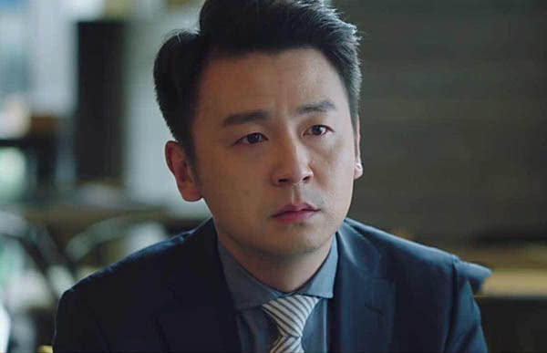 十年前抛妻弃子嫁给白富美,十年前抛弃自己妻子