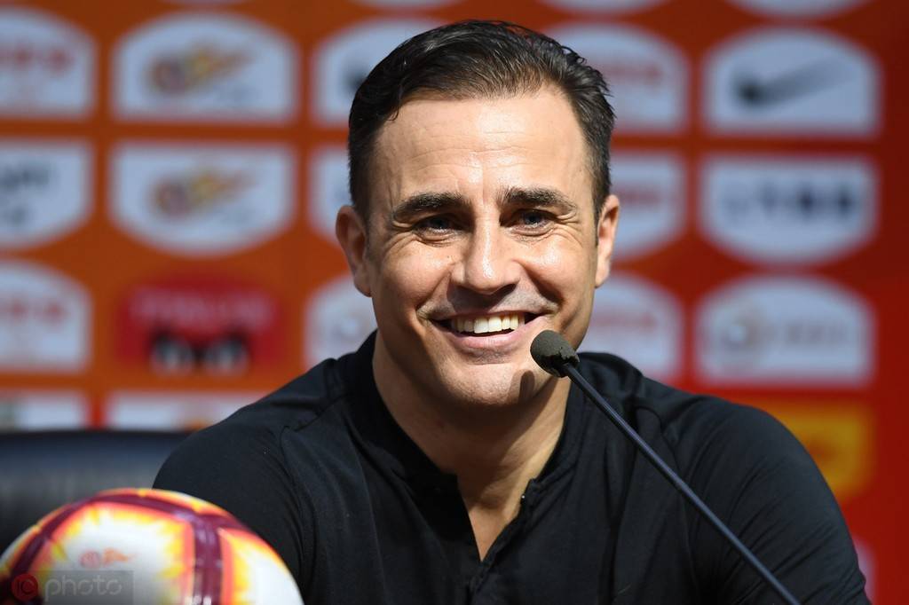 终于来了！恒大27岁锋霸穿19号球衣亮相，4年前撕碎恒大防线