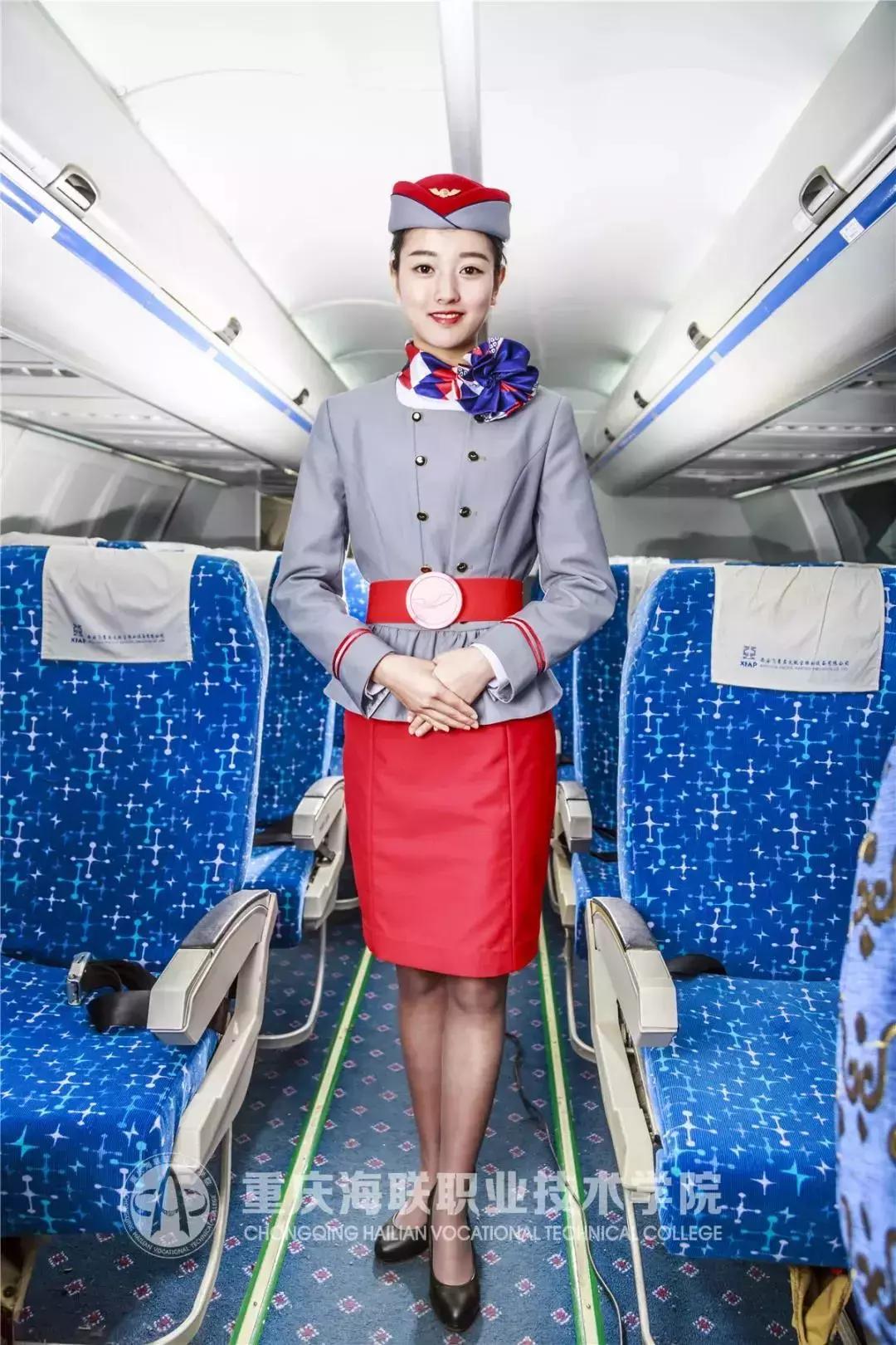 Hello小萌新:学长学姐亲身示范，这本“学生职业形象教科书”请熟读