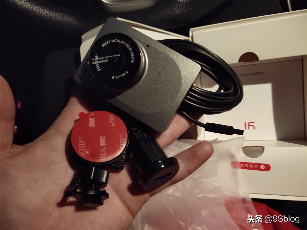 小蚁行车记录仪下载录像,小蚁行车记录仪更换电池