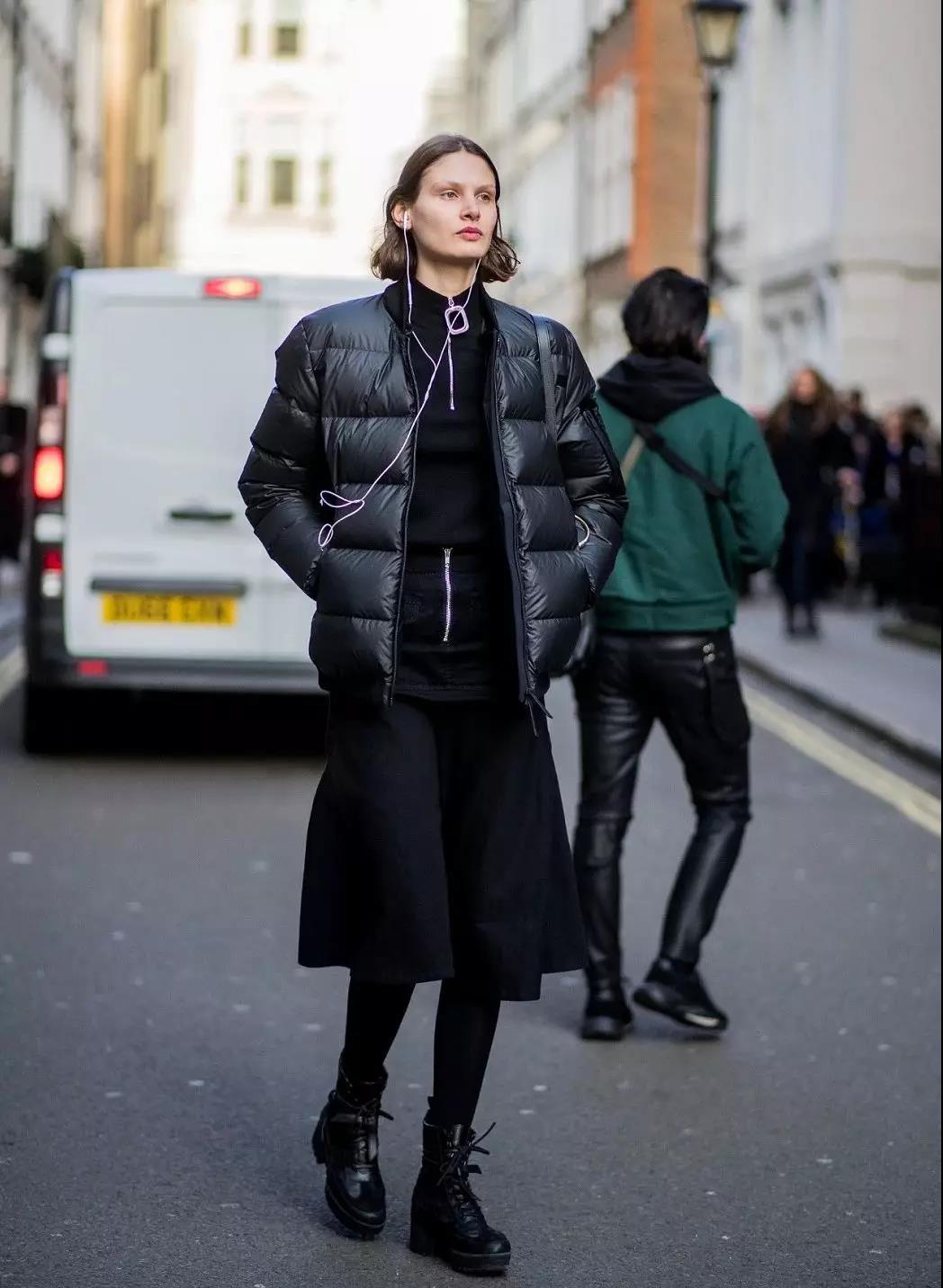 白色羽绒服发黄怎么拯救回来,白色羽绒服发黄发霉了怎么办