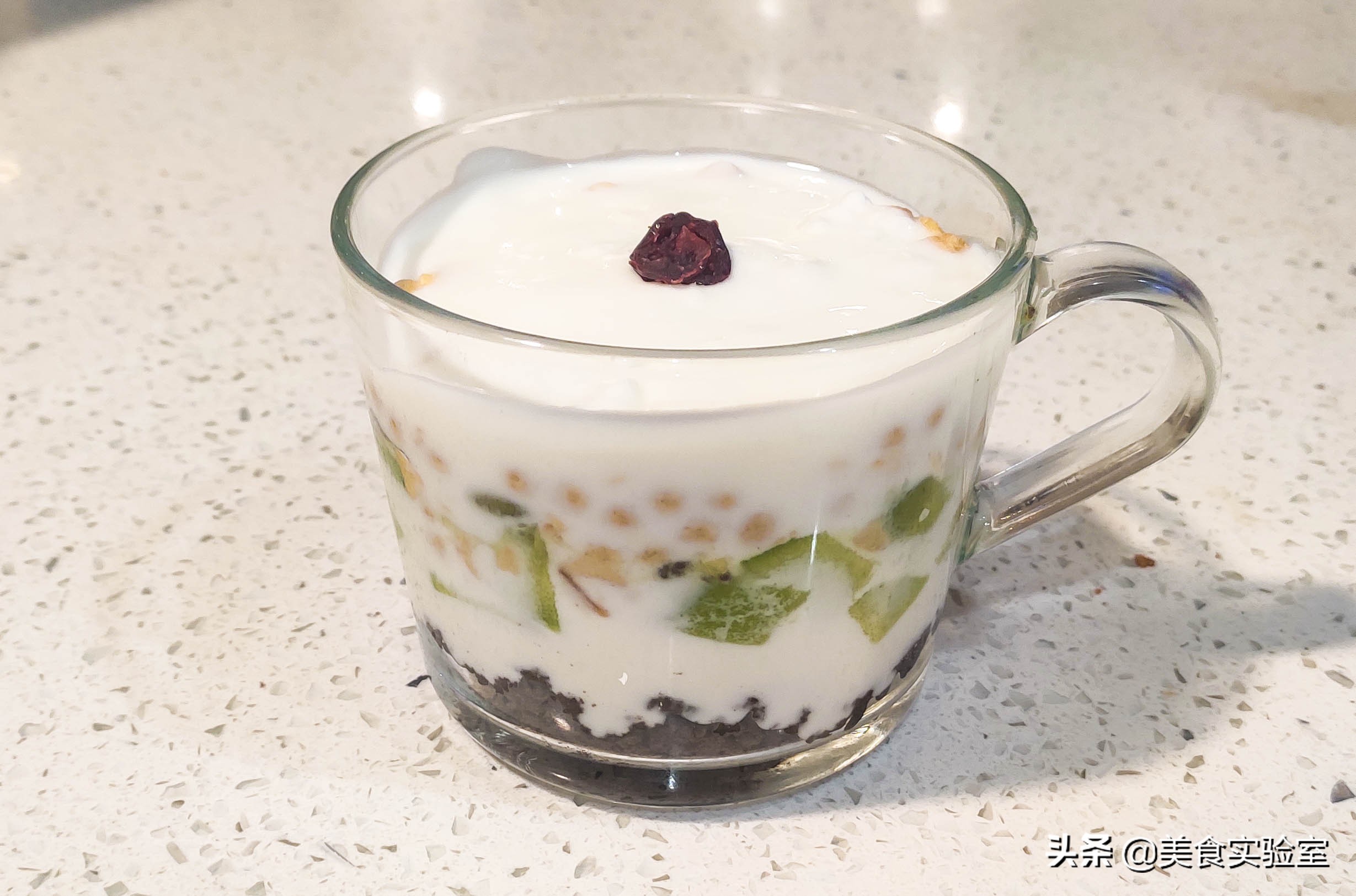 白嫖*党**报告6，中粮麦片酥脆、柔韧，奶香、麦香、水果香相得益彰