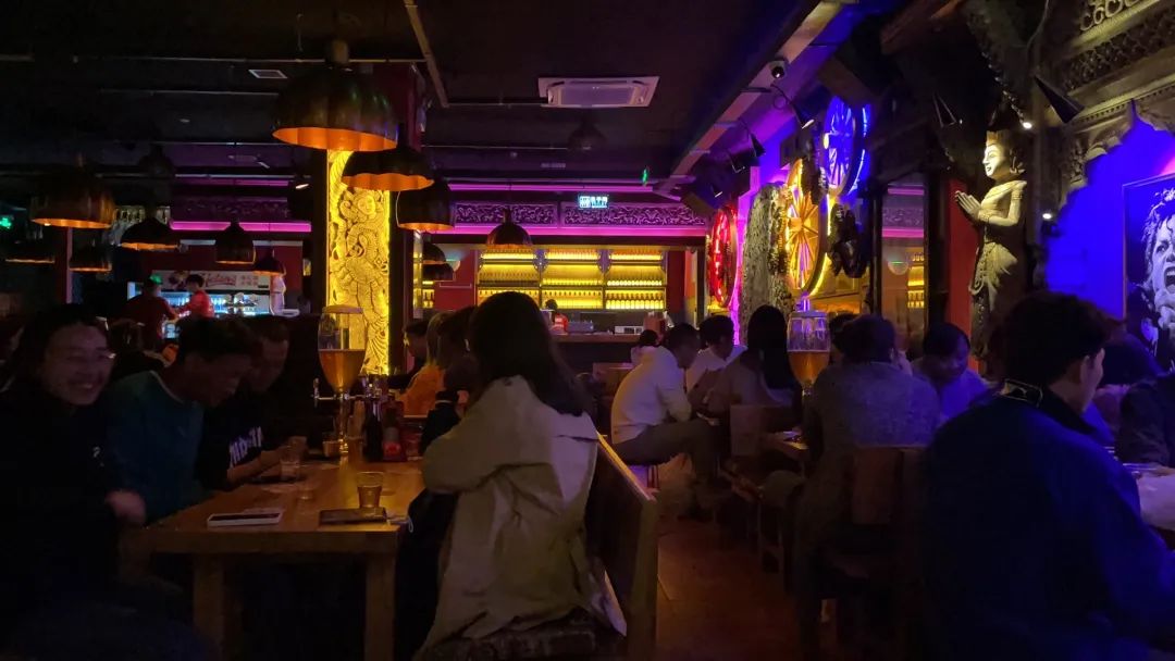 小酒馆什么样的生意比较赚钱,五年后开小酒馆挣钱吗