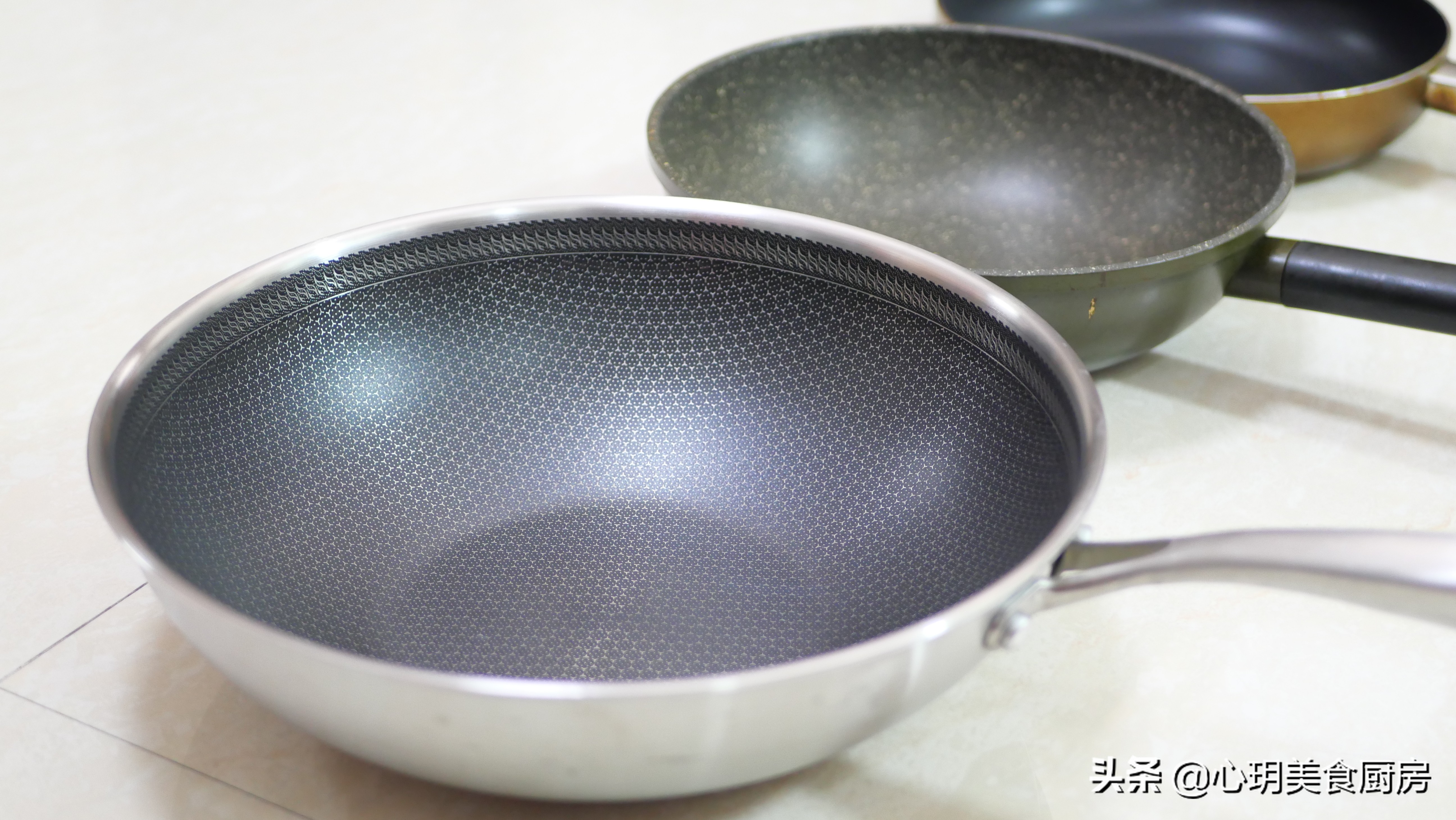 不粘锅有毒还致癌究竟是怎么回事,不粘锅真的有那么可怕吗