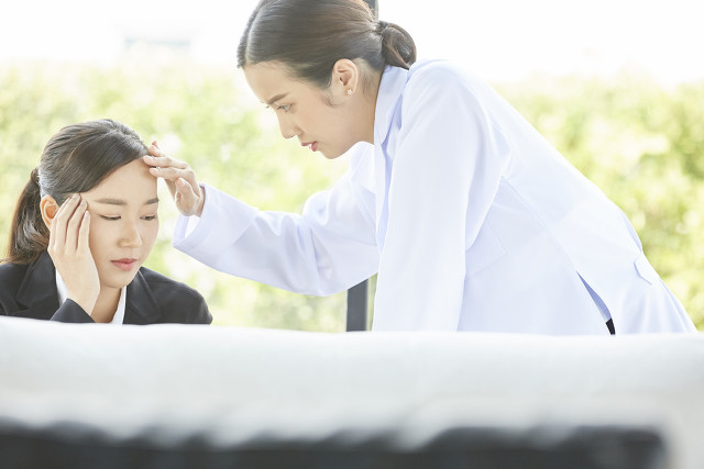 宝宝感染支原体肺炎后很难受,儿子肺炎支原体刚出院又发烧了