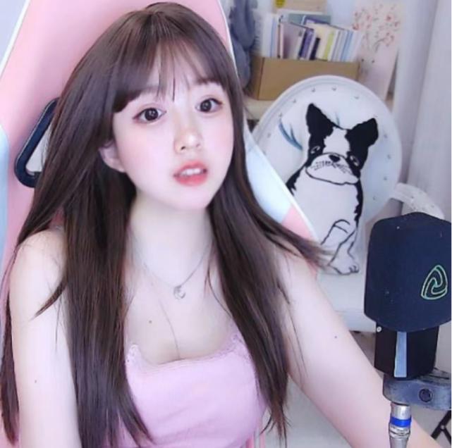 英雄联盟腿最长的女英雄,英雄联盟手游里体型最大的英雄