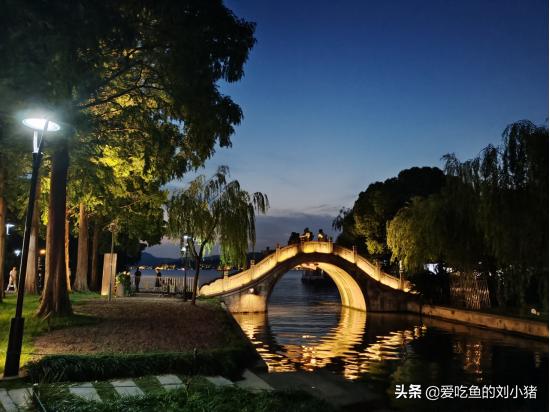 南方景色巅峰！饱含人间风雅的西湖到底有多美？