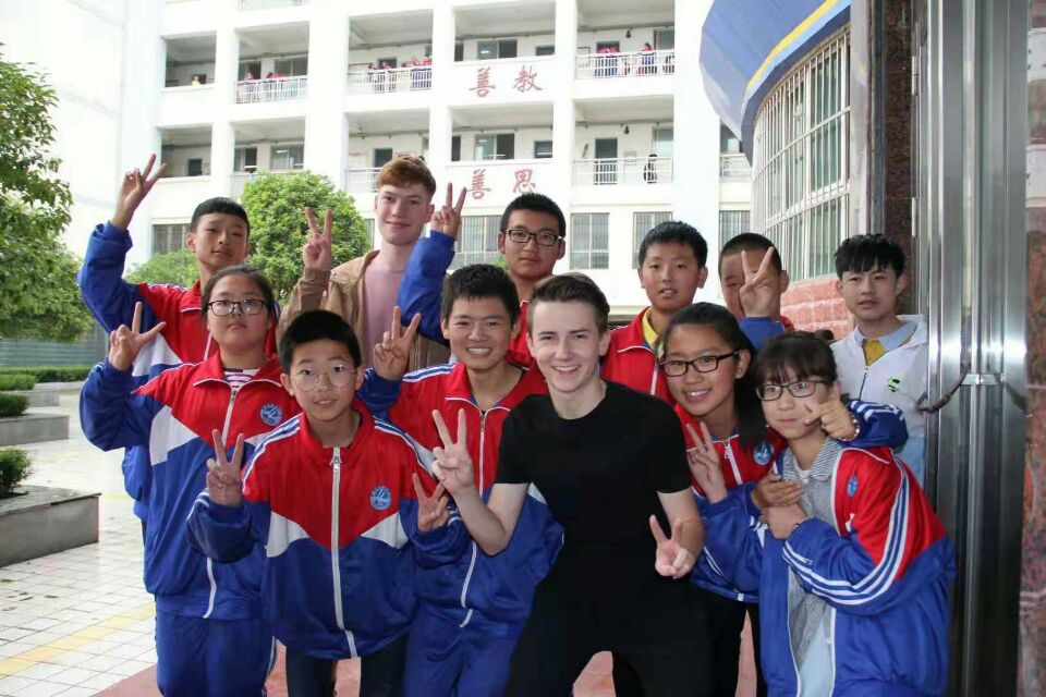 陇南大山深处来了“洋教头”（图）