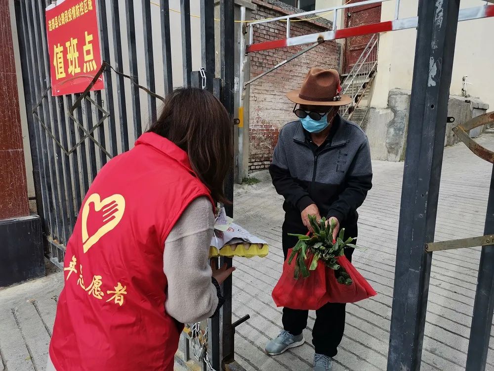 微光点点汇聚成星河万顷