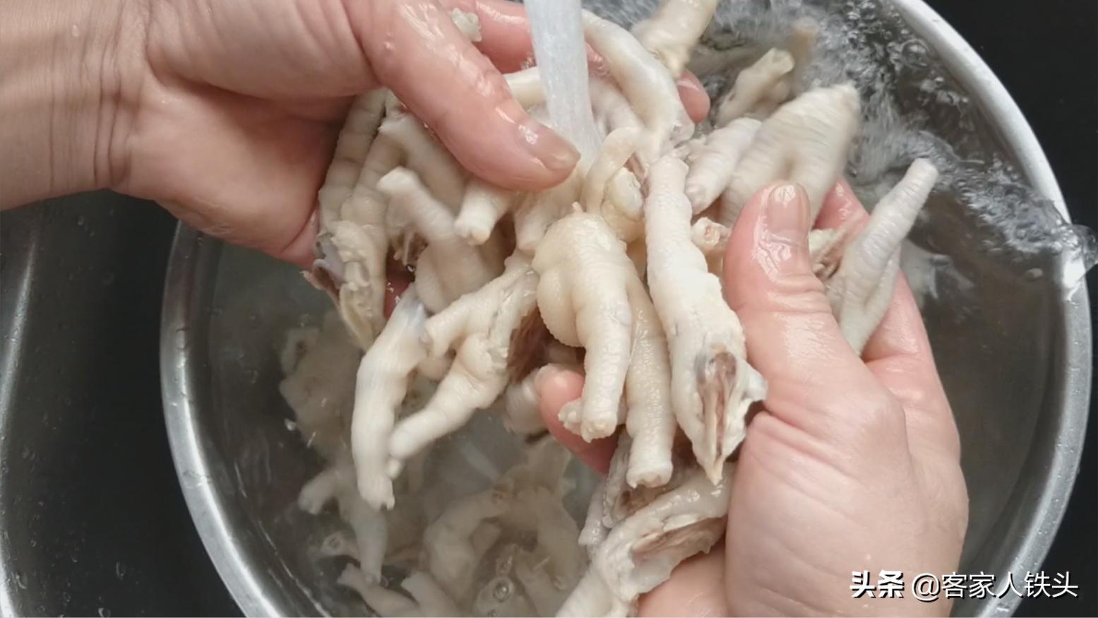 在家做泡椒鸡爪,在家做泡椒鸡爪又脆又好吃还便宜