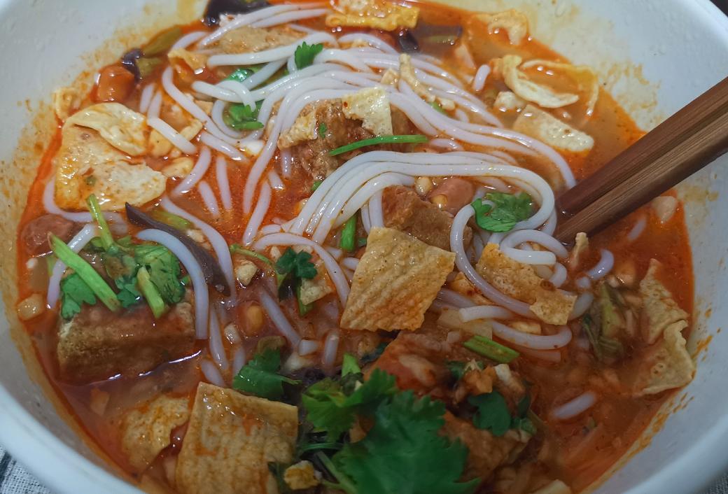 螺蛳粉该怎么做才最好吃,关于螺蛳粉的做法哪样更好吃