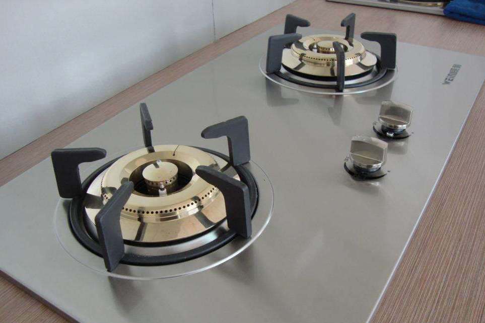 嵌入式燃气灶有什么缺点,燃气灶安装隐藏式好还是嵌入式好