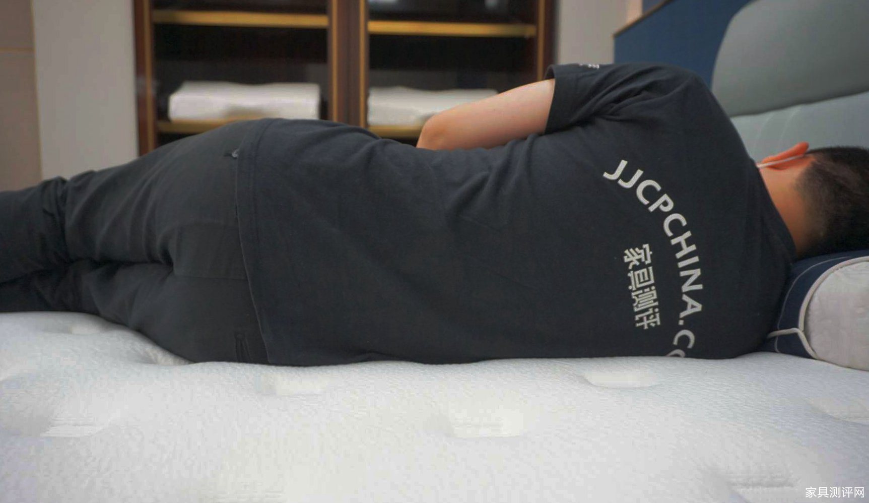 芝华仕床垫d026跟d060区别,芝华仕5星床垫气味大