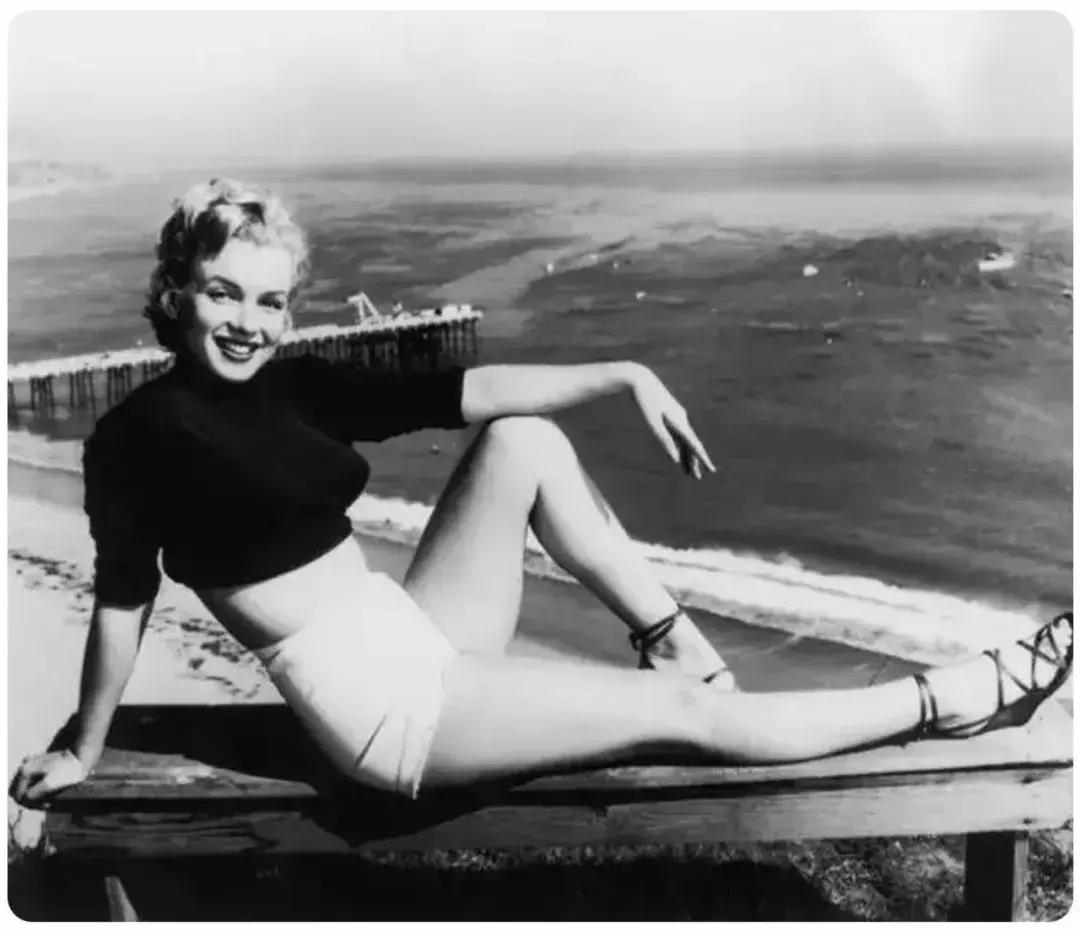 夏天穿蓝色短裤上衣穿什么好看,夏天哪几种短裤不要穿