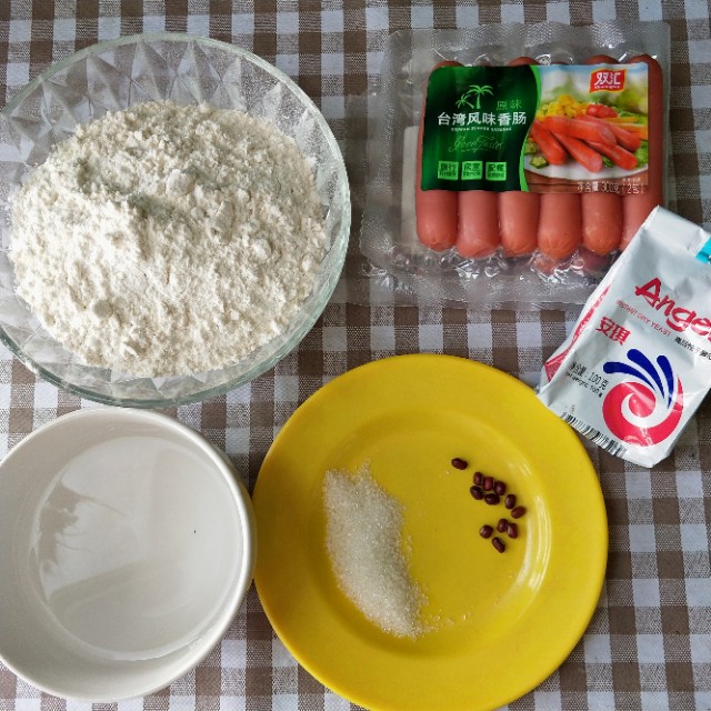 香肠小兔子馒头家常做法,小兔子馒头简单又好看