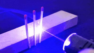 强光激光的神奇现象,20瓦灯没有3瓦亮