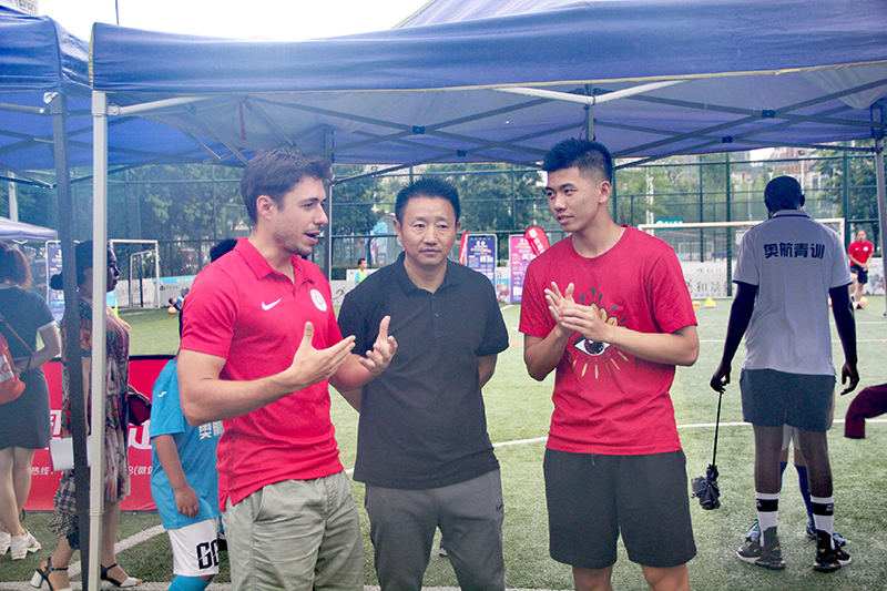 BCN,巴萨成都运营方与南充奥航达成战略合作伙伴协议