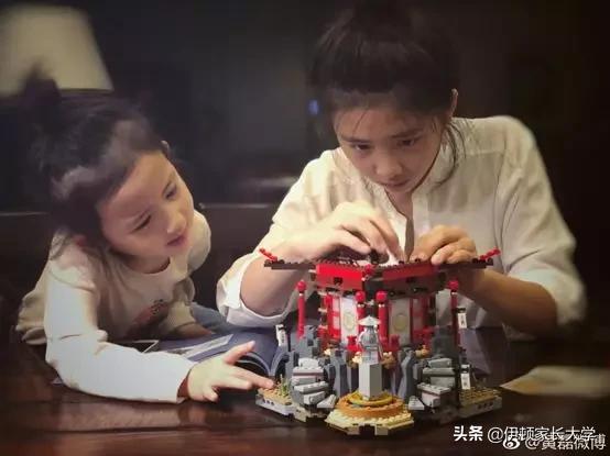 二胎家庭应该偏向老大还是老二,二胎家庭老大为什么讨厌老二