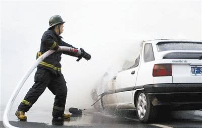 自己不小心把车烧了，保险公司会理赔吗？