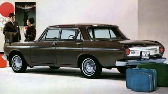 没落的日系三大旗舰车，本田里程、丰田皇冠、日产风雅你都认识吗
