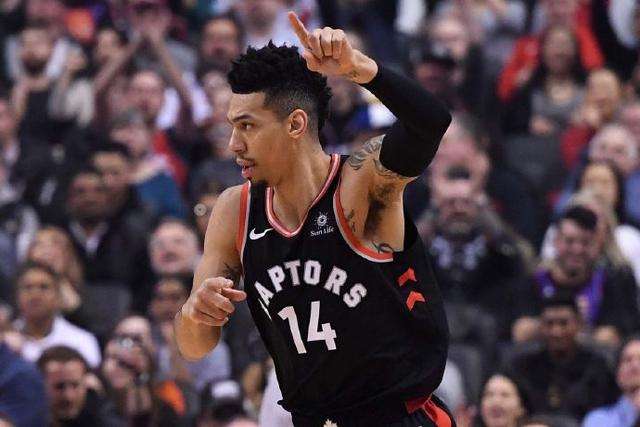 丹尼格林实战三分,丹尼格林追分