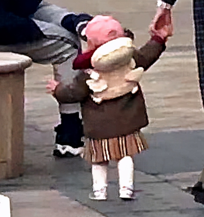 撒贝宁一家四口双胞胎,撒贝宁龙凤胎首曝光