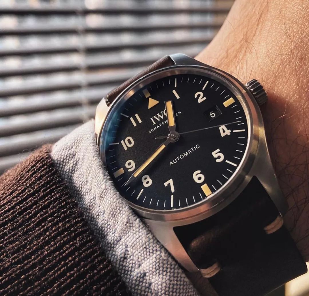 3万预算买运动表,除了欧米茄万国,百年灵必须拥有位置