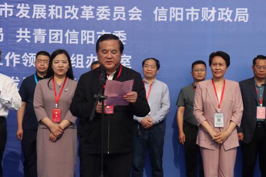 信阳市第六届市长杯校园足球比赛,信阳市区长杯校园足球赛开赛图