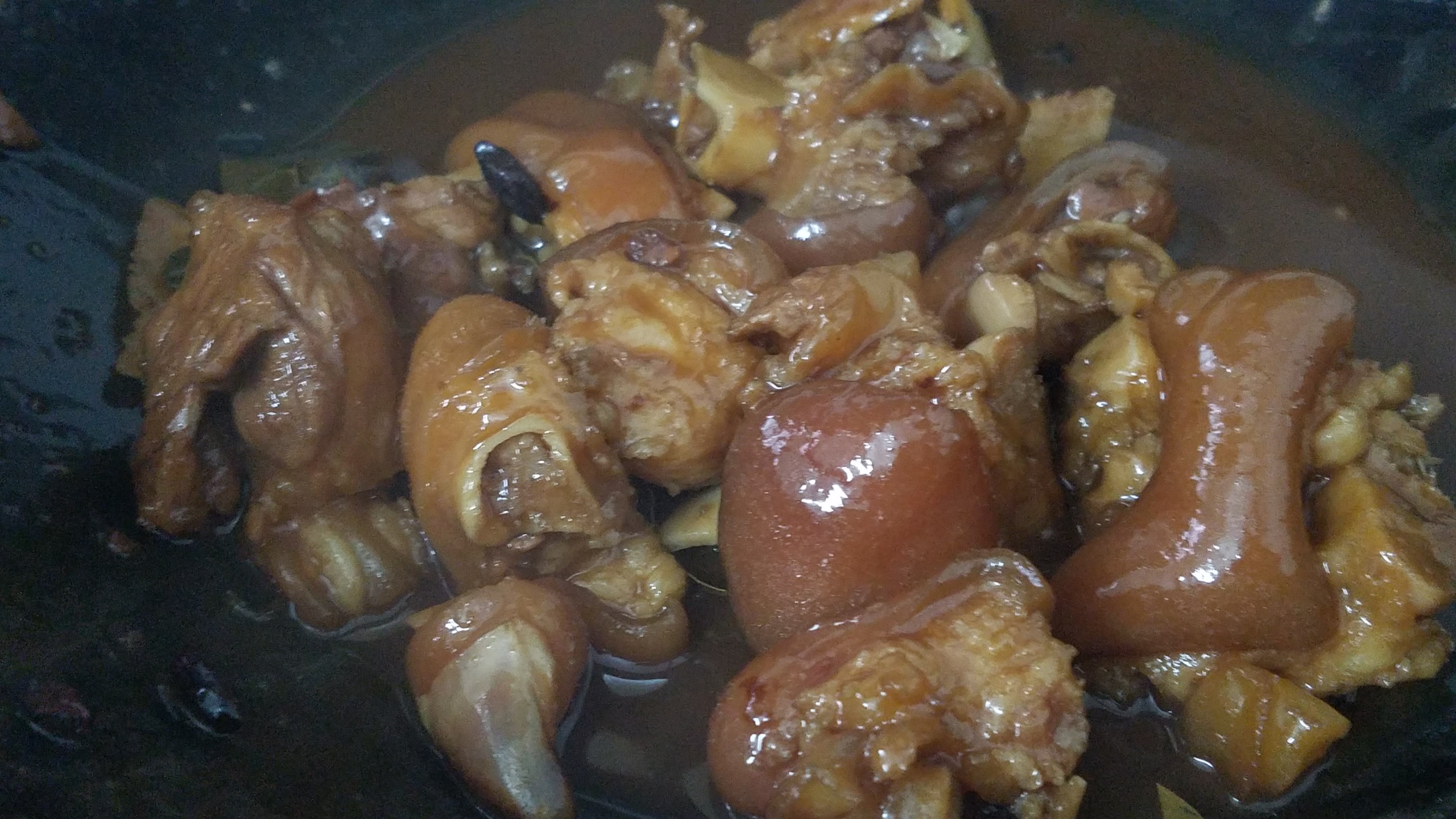 猪脚最简单的焖法,电饭锅焖酱猪脚