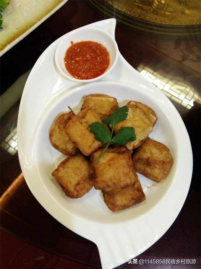 安徽省黟县宏村景区听雨楼客栈,宏村栖梧旅行精选徽派景观民宿