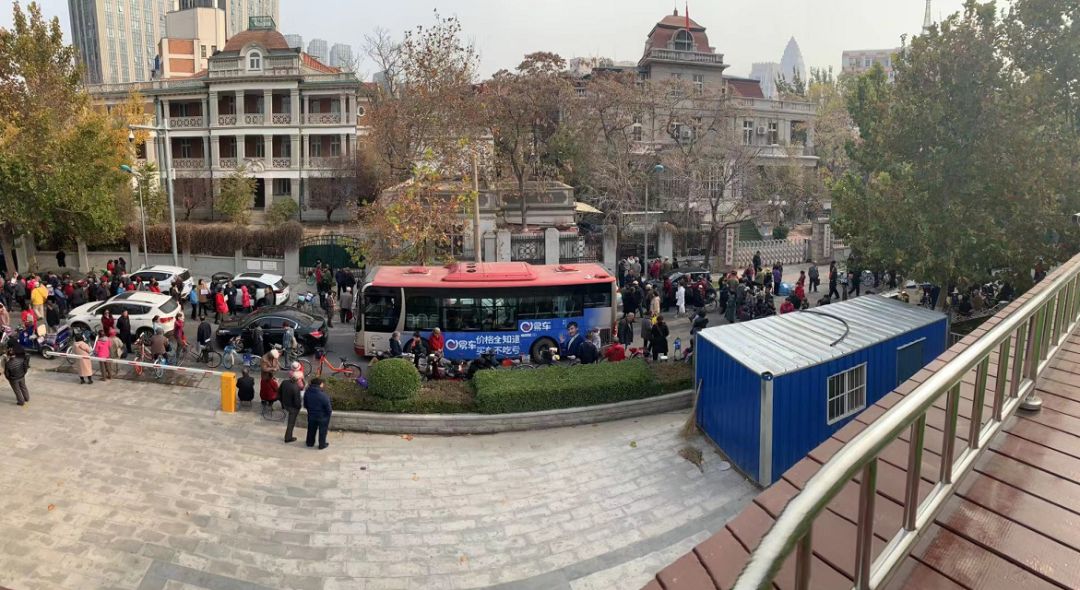 在中心公园,你的终身大事,就值30块钱