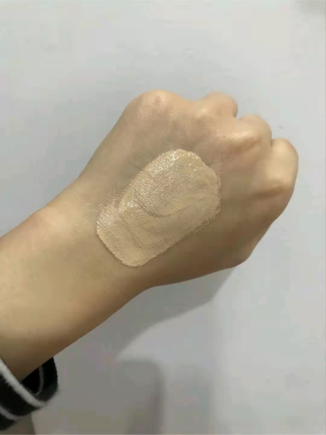 油皮适合的粉底液dw阿玛尼,美宝莲轻亲粉底液和dw