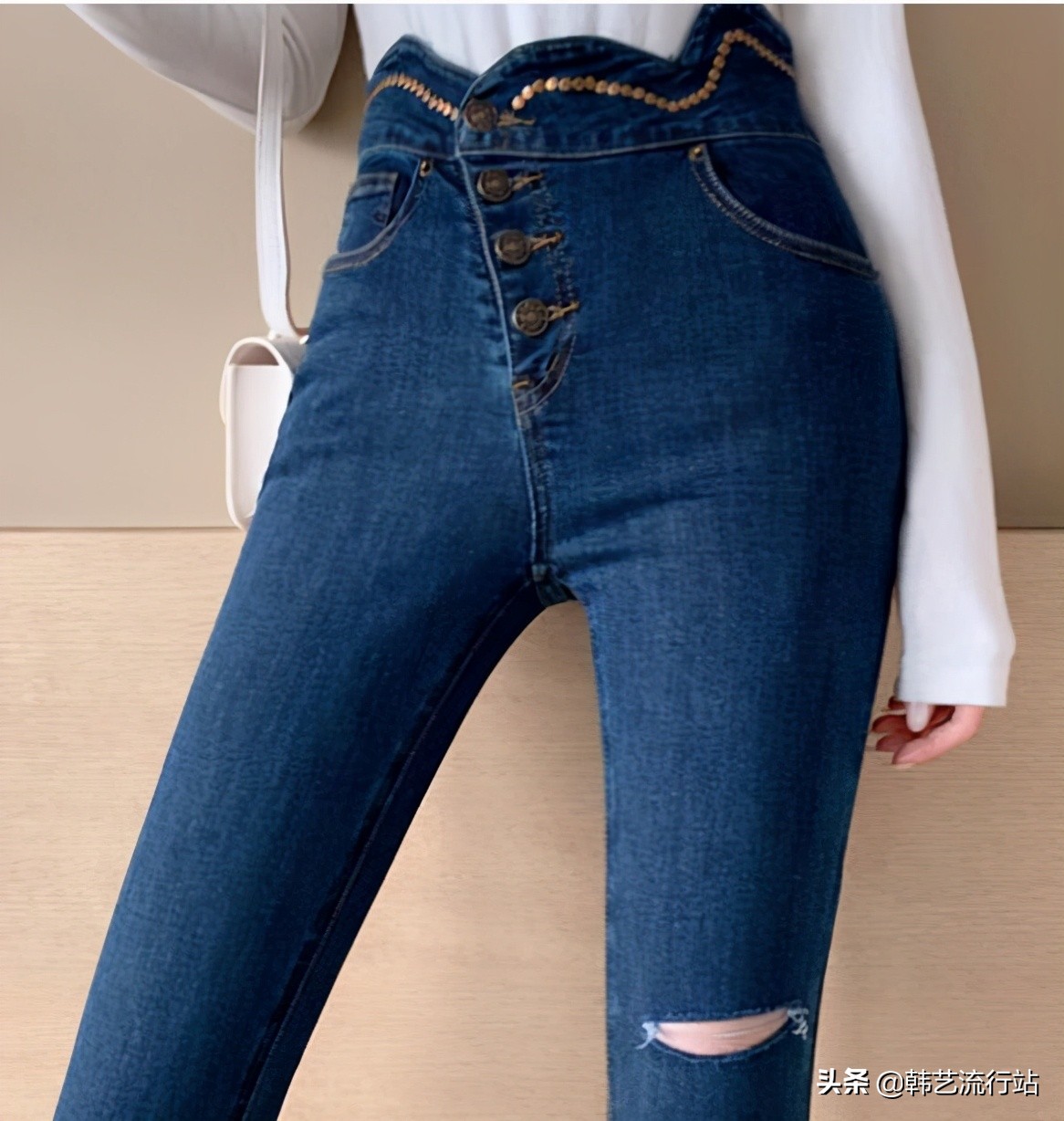 韩国牛仔裤的极致魅力 (韩国流行牛仔裤)