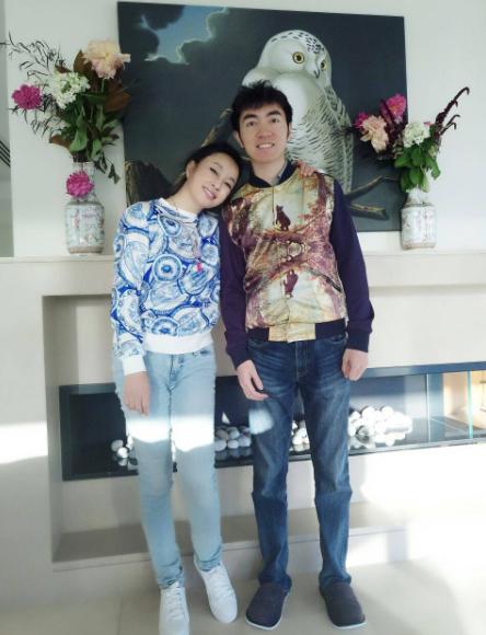 刘晓庆与同母异父妹妹相伴60年,刘晓庆与妹妹相伴60年