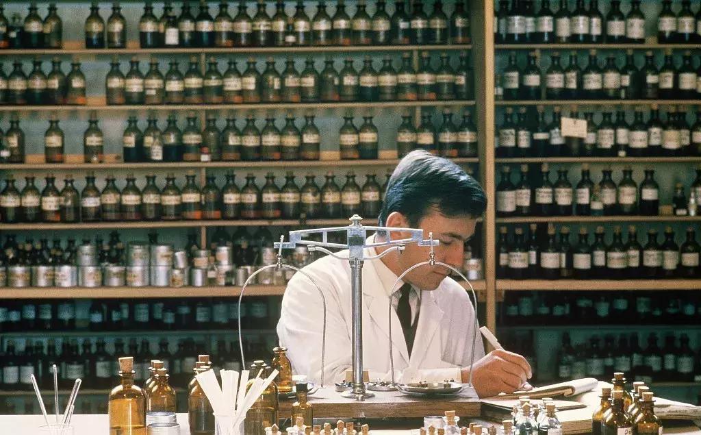 法国小镇格拉斯香水小镇,格拉斯香水小镇适合老人居住吗