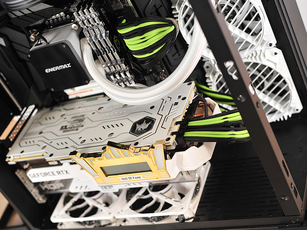 rtx2080名人堂10周年,黑白拼色主机