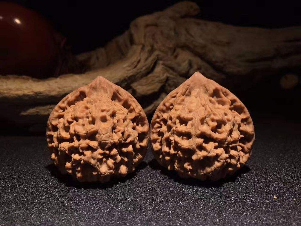 玩核桃是看棱还是尖,玩核桃多大的最合适