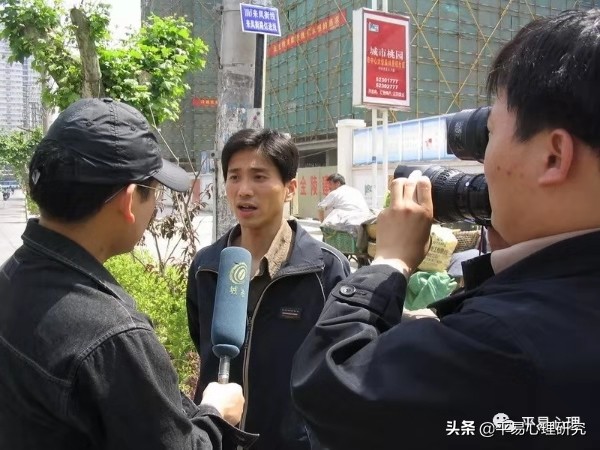 如何克服社交恐惧心理学书籍,内向的人如何突破社交恐惧