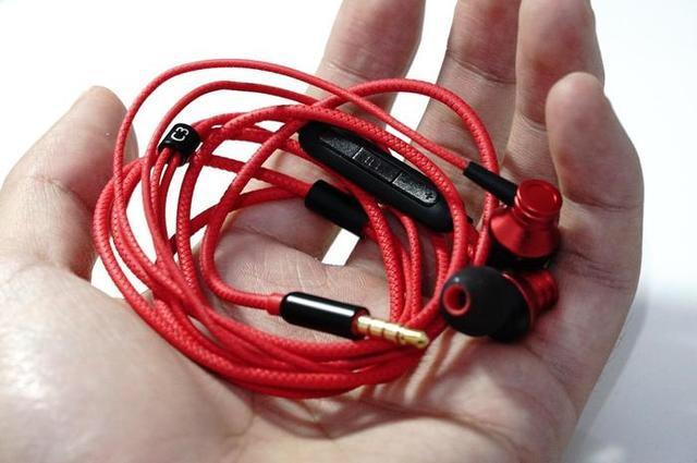 厉害！这个上海宁做的一副耳机，竟然……让手机提升了N倍的音质