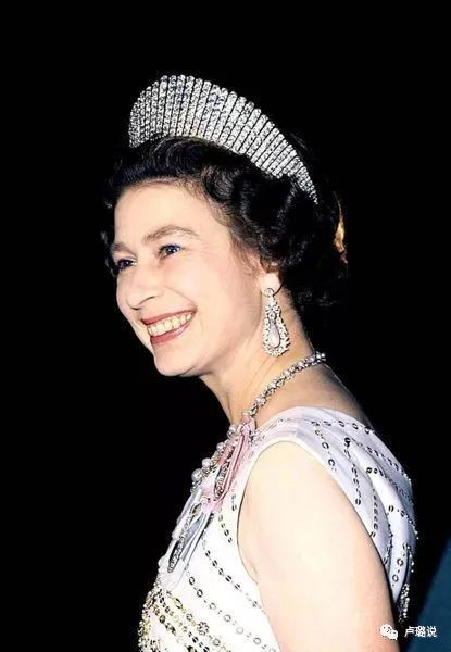 英国女王戴过的皇冠是什么牌子,皇冠有多优雅