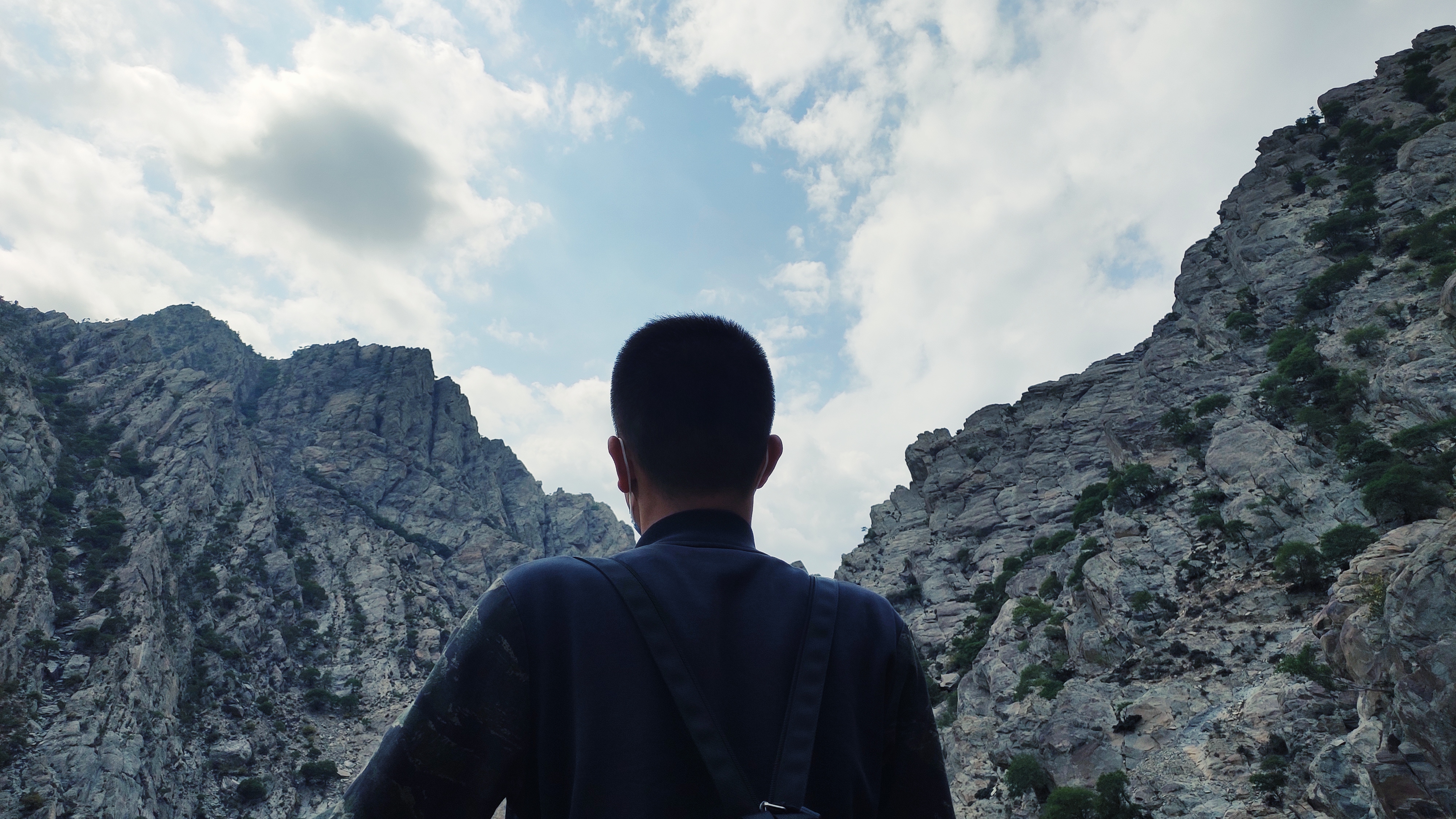 搓面下肚就发车,韩美林艺术馆里摆POSE,贺兰山边看睡佛